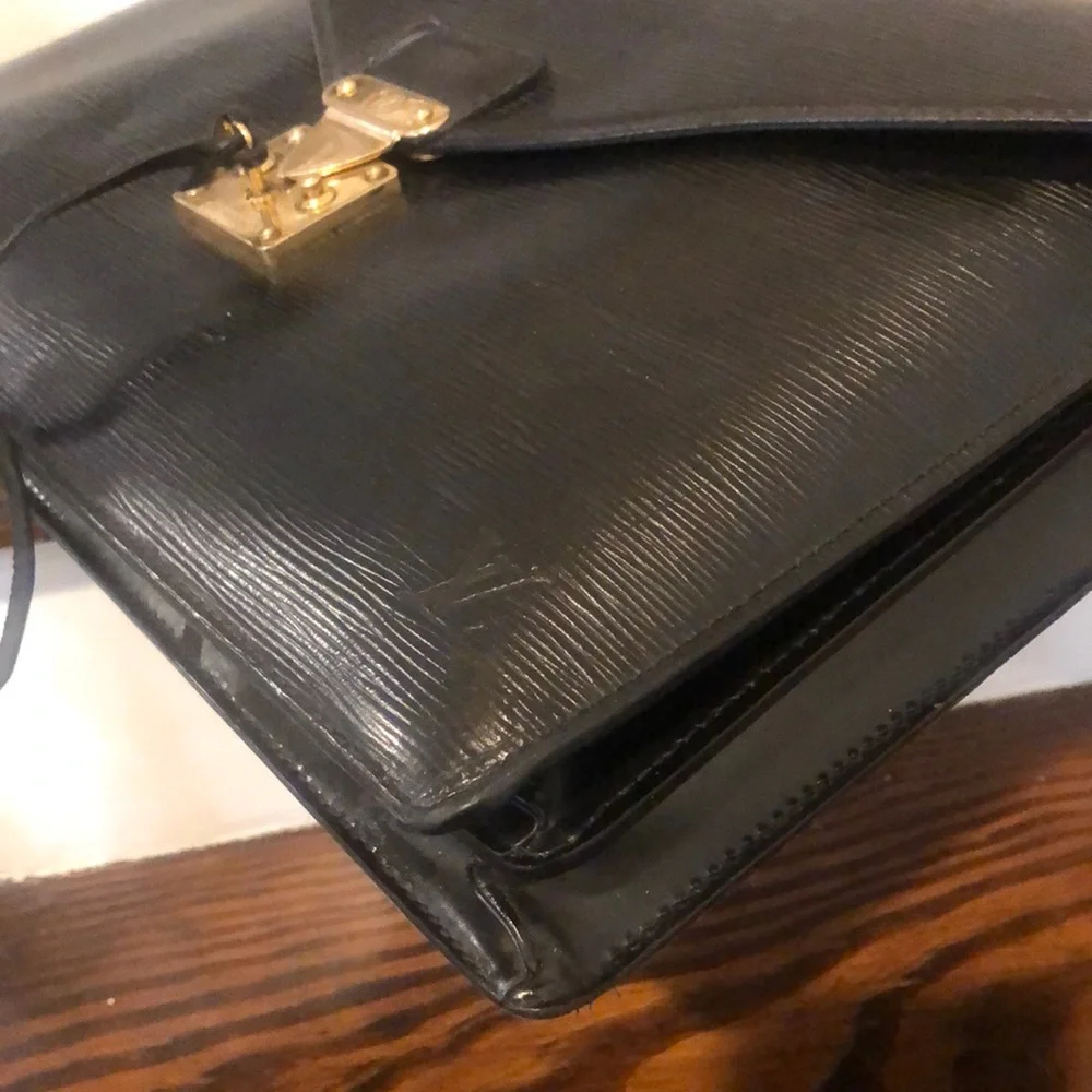 LOUIS VUITTON Black Epi Leather Ambassador Serviette Locking Laptop Bag